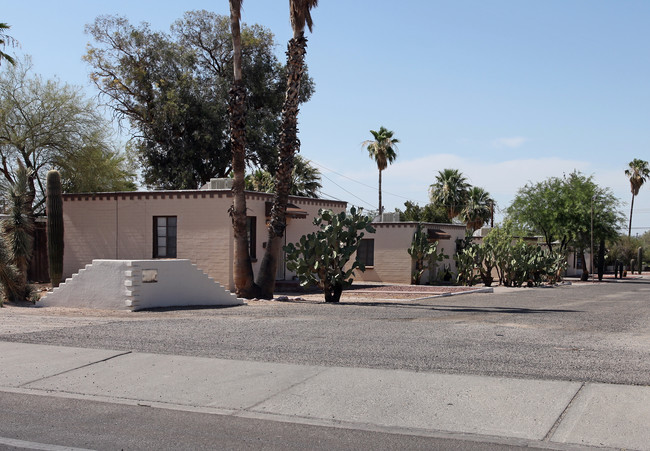 Hedrick Acres in Tucson, AZ - Building Photo - Building Photo