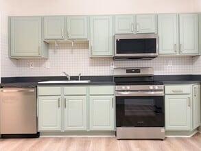 313-313 NW Martin Luther King Jr Blvd in Evansville, IN - Building Photo - Building Photo