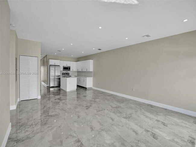 14519 SW 272nd St in Naranja, FL - Building Photo - Building Photo