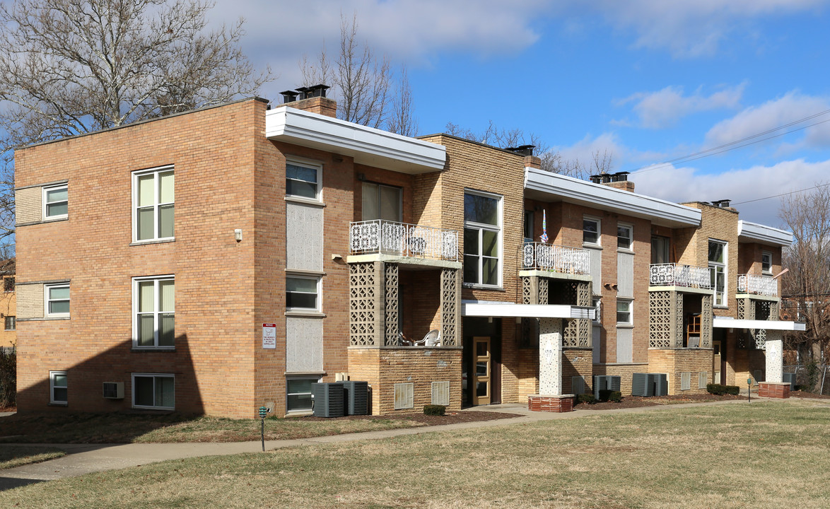 Mears Cove Apartments in Cincinnati, OH - Building Photo