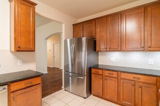 4704 High Creek Ct in Alvin, TX - Building Photo - Building Photo