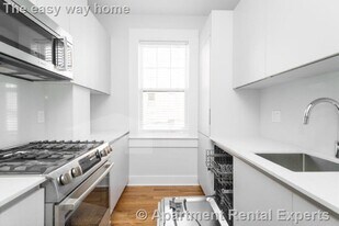 18 Forest St, Unit #23 in Cambridge, MA - Building Photo