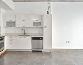 133 NE 2nd Ave, Unit 508 in Miami, FL - Foto de edificio - Building Photo