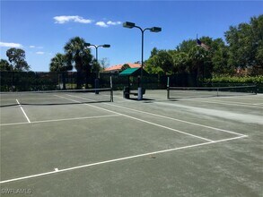 6813 Satinleaf Rd S in Naples, FL - Foto de edificio - Building Photo