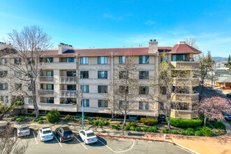 Pacific Plaza in San Leandro, CA - Building Photo - Building Photo