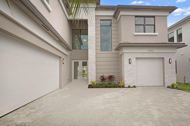 17062 Watersprite Lakes Rd in Boca Raton, FL - Building Photo - Building Photo