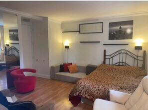 236 E 47th St, Unit 26 D in New York, NY - Foto de edificio - Building Photo