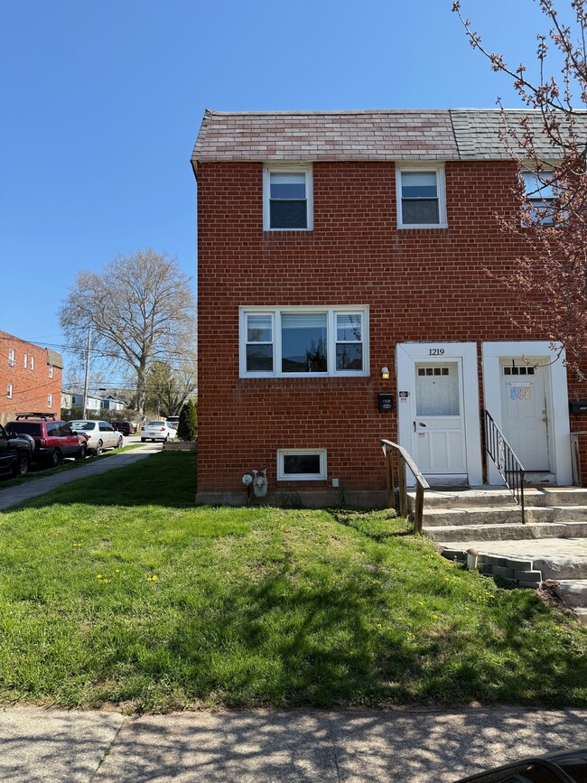 property at 1219 Tyler St