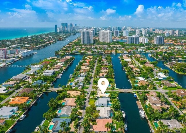 536 Hibiscus Dr in Hallandale Beach, FL - Building Photo - Building Photo