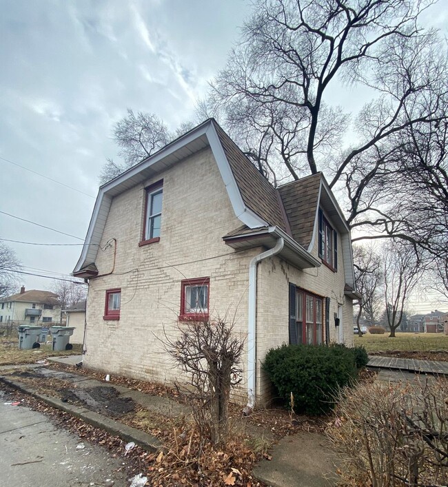 3962 N Sherman Blvd in Milwaukee, WI - Building Photo - Building Photo