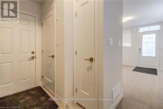 23 Dodman Cres in Hamilton, ON - Building Photo - Building Photo