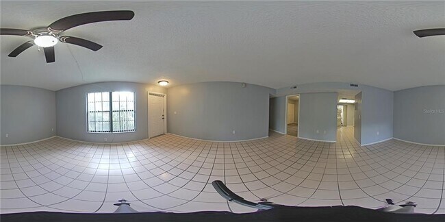 5900 Village Cir N in Orlando, FL - Building Photo - Building Photo
