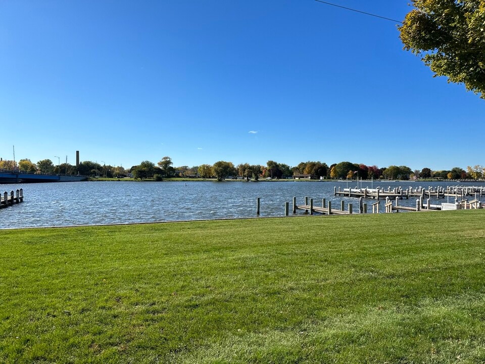 Dock Side Apartments in Oshkosh, WI - Foto de edificio