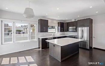 24 Avery St in Stamford, CT - Building Photo - Building Photo