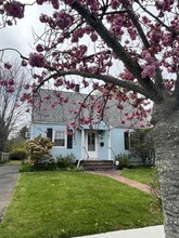 415 6th Ave in Greenport, NY - Building Photo - Building Photo