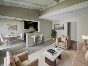 Montecito Villas in Sacramento, CA - Building Photo - Building Photo