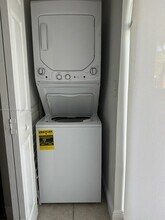 7940 NW 6th St, Unit 103 in Pembroke Pines, FL - Building Photo - Building Photo