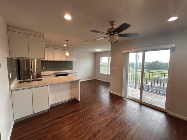 property at 901 E 40th St