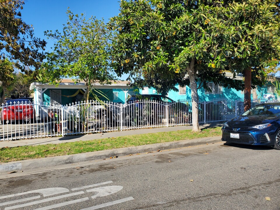 107 E Johnson St in Compton, CA - Building Photo