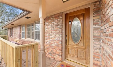 388 Tall Oaks Dr NE in Atlanta, GA - Building Photo - Building Photo