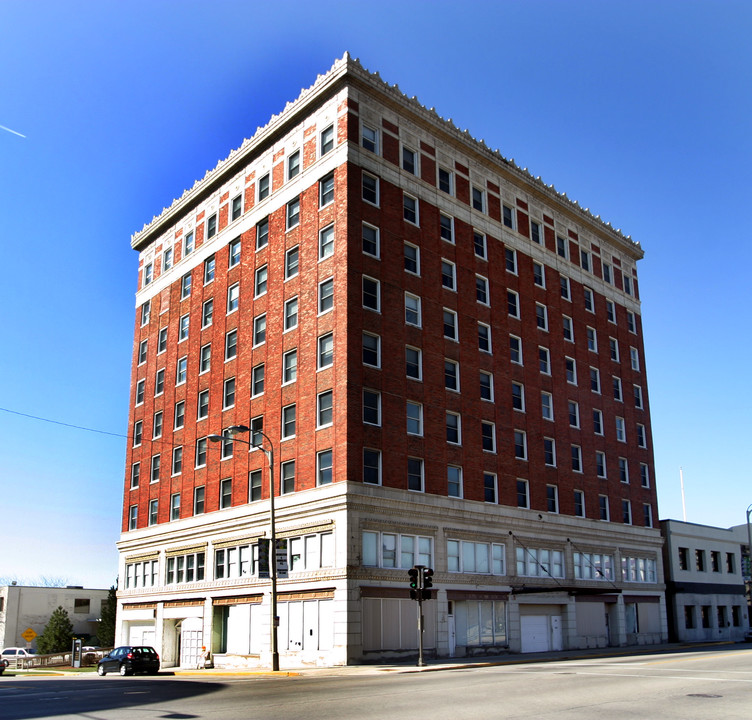 Karcher Artspace Lofts in Waukegan, IL - Building Photo