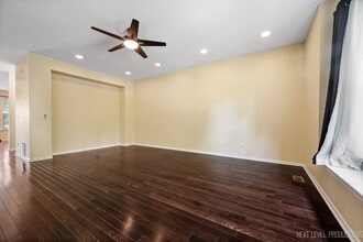 5426 Cloverdale Rd in Hanover Park, IL - Building Photo - Building Photo