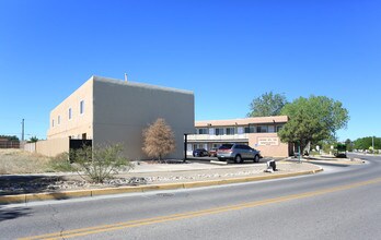 Corona Del Sol Apartments in Albuquerque, NM - Foto de edificio - Building Photo