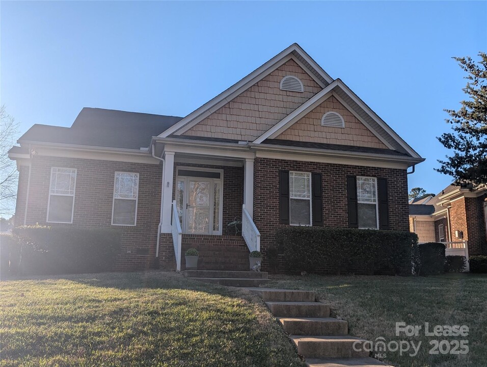 20011 Norman Colony Rd in Cornelius, NC - Building Photo