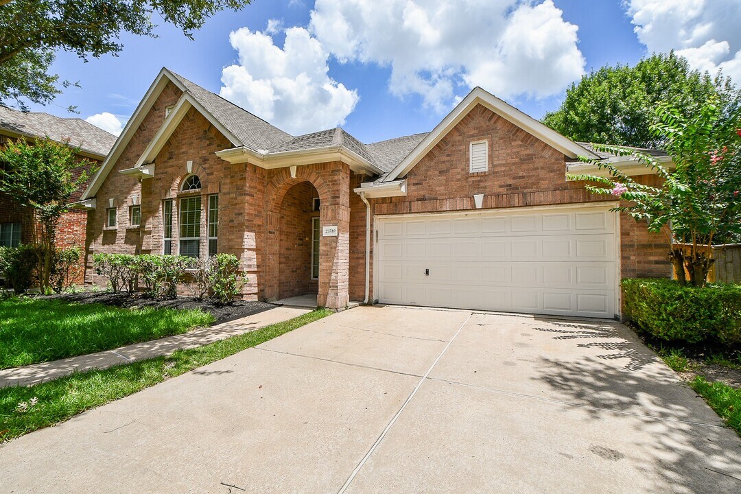 25710 Caddo Passway in Katy, TX - Building Photo