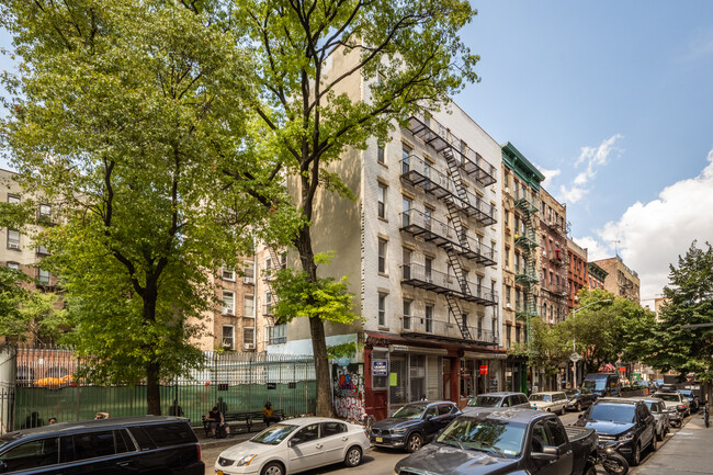 101 Thompson St in New York, NY - Foto de edificio - Building Photo