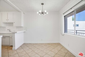 7548 Hampton Ave in West Hollywood, CA - Building Photo - Building Photo