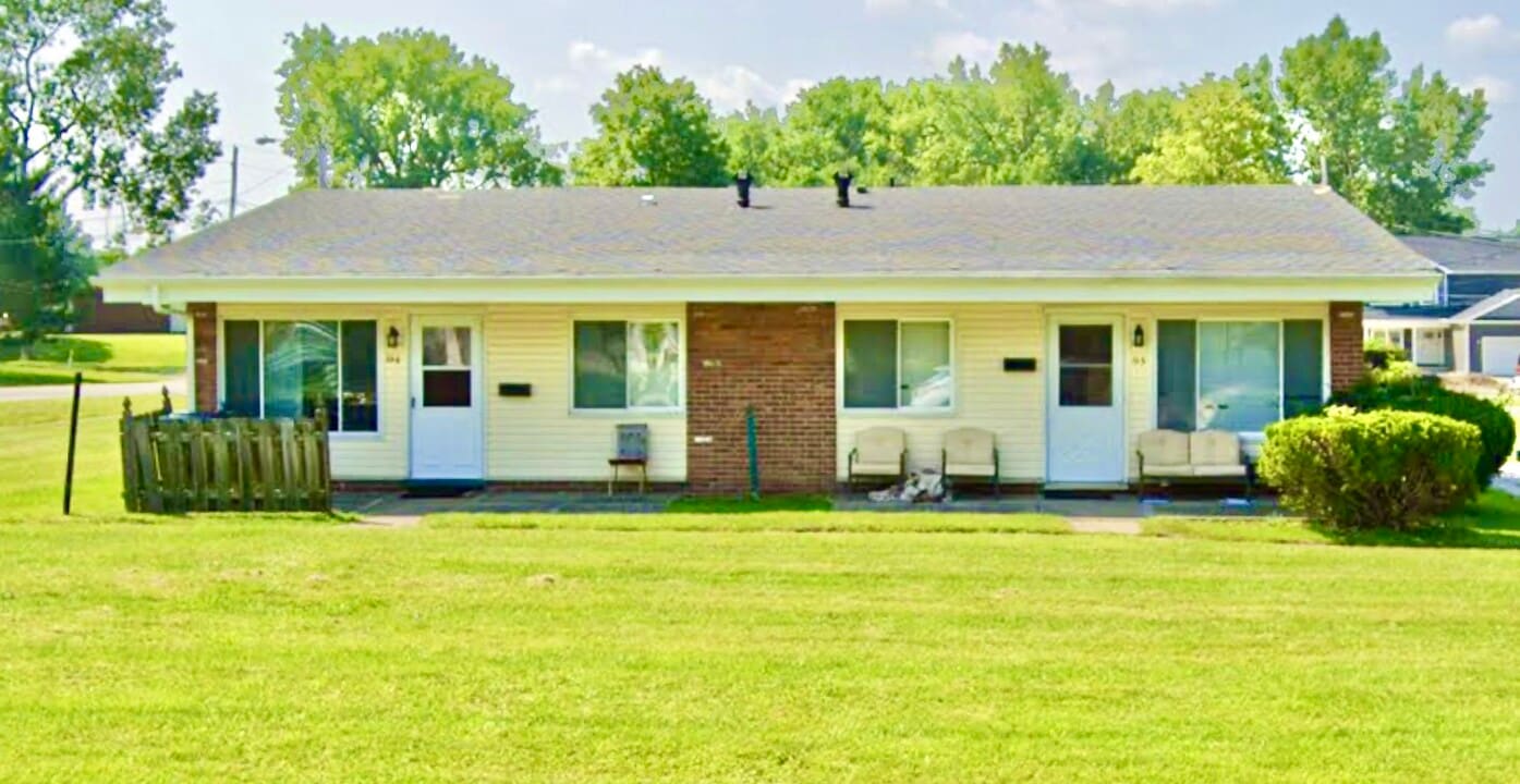 92 Riveredge Pky, Unit 92 in Berea, OH - Foto de edificio