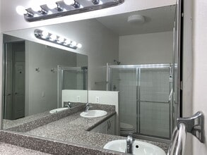 10911 Sabre Hills Dr in San Diego, CA - Building Photo - Building Photo