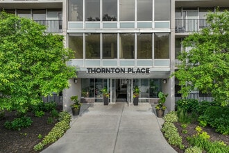 Thornton Place Apartments in Minneapolis, MN - Building Photo - Building Photo