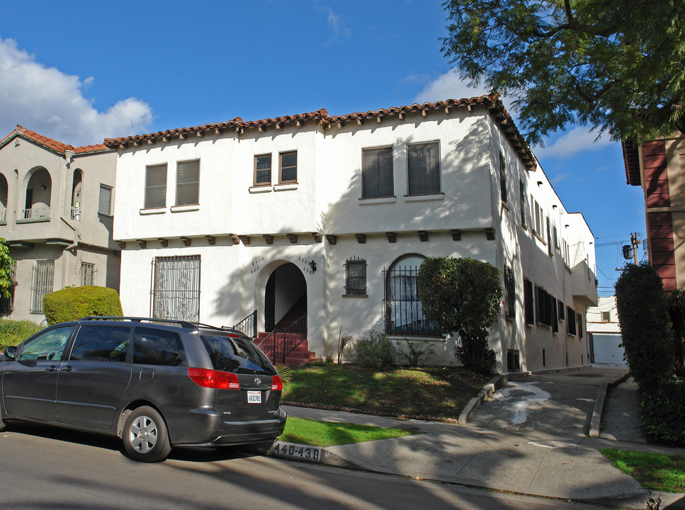 438 N Curson Ave in Los Angeles, CA - Building Photo