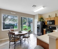 7640 Long Island Dr in Kissimmee, FL - Building Photo