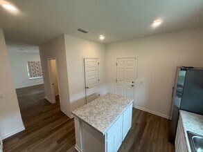 80 Silverthorn St in Freeport, FL - Building Photo - Building Photo