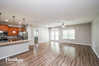 388 Gillespie Gardens Dr in Jacksonville, FL - Foto de edificio - Building Photo