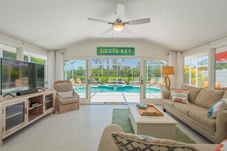 8302 Midnight Pass Rd in Sarasota, FL - Building Photo - Building Photo
