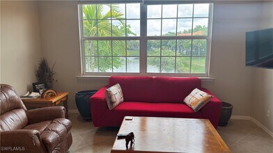 8510 Violeta St in Bonita Springs, FL - Foto de edificio - Building Photo