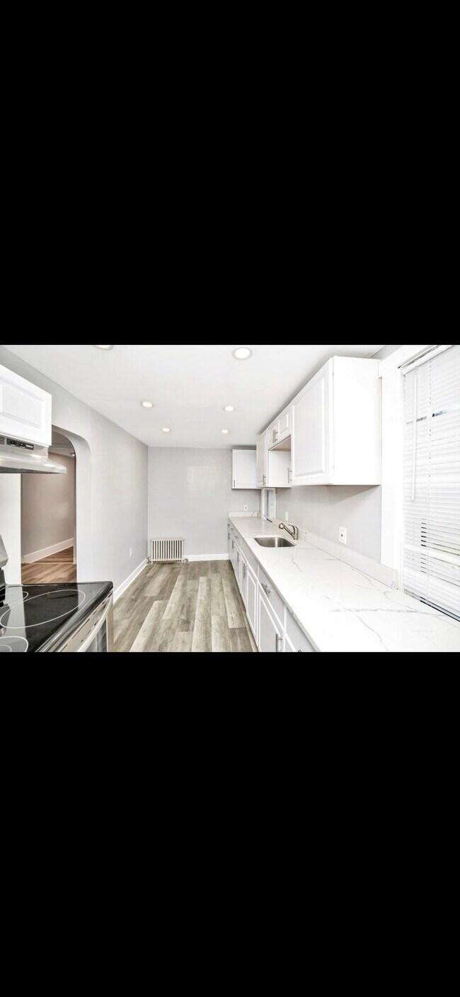 248 Somerset Ave Apartments and Nearby Taunton Apartments For Rent