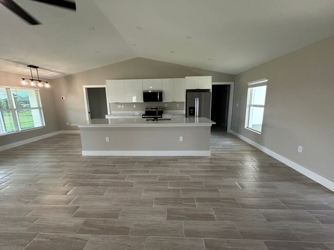 2106 Nelson Rd N in Cape Coral, FL - Building Photo - Building Photo