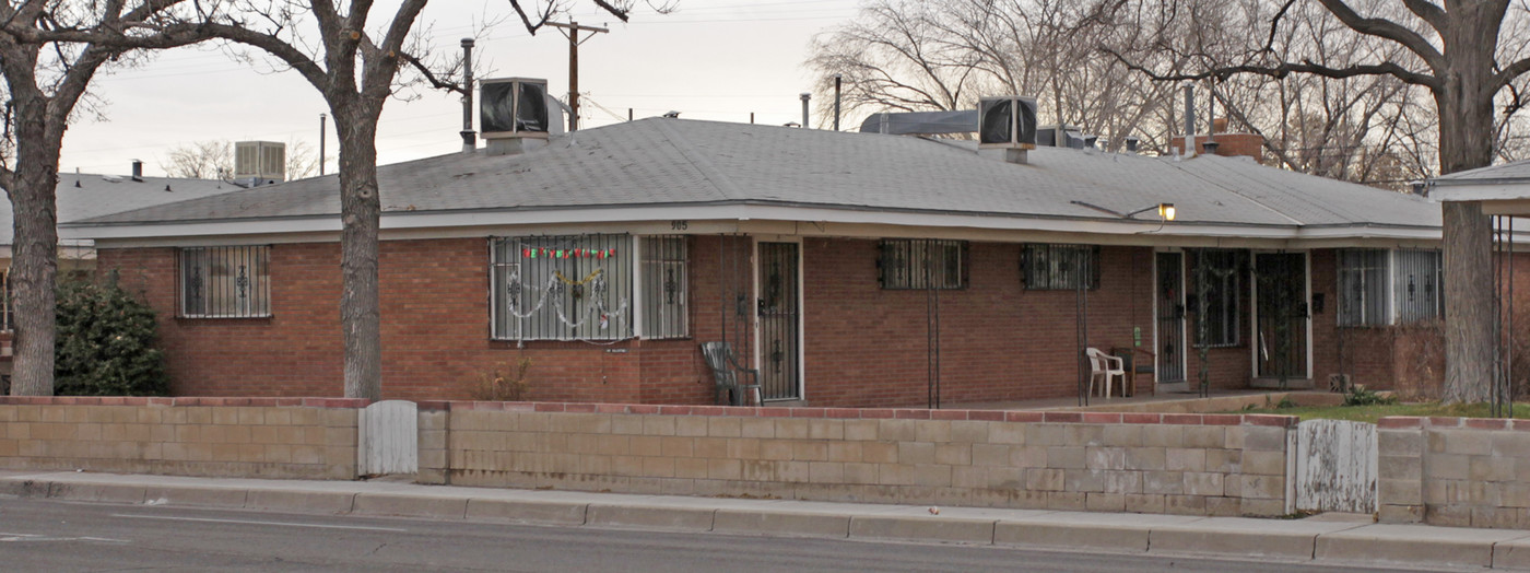 901-921 Louisiana Blvd SE in Albuquerque, NM - Building Photo