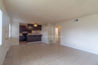 1227 Pinetree Dr in Stockton, CA - Building Photo - Building Photo