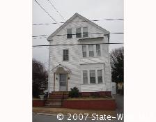 71 Alto St in Cranston, RI - Foto de edificio