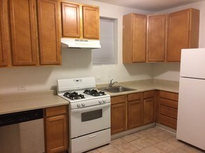 7835 S Saginaw Ave-Unit -2 in Chicago, IL - Building Photo - Building Photo