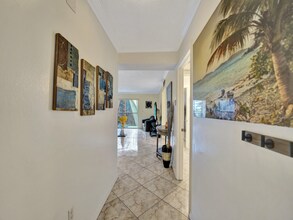 201 178th Dr in Sunny Isles Beach, FL - Foto de edificio - Building Photo
