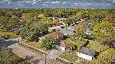 11531 Landsdowne Dr in Houston, TX - Building Photo - Building Photo