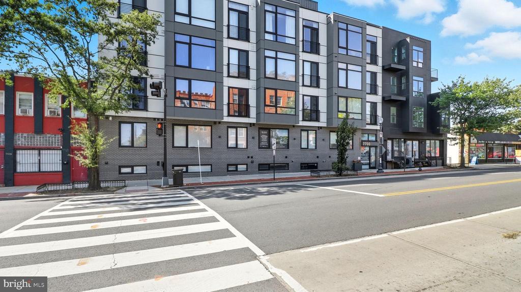 7700 Georgia Ave NW in Washington, DC - Building Photo