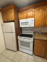 201 Foxtail Dr in Greenacres, FL - Building Photo - Building Photo